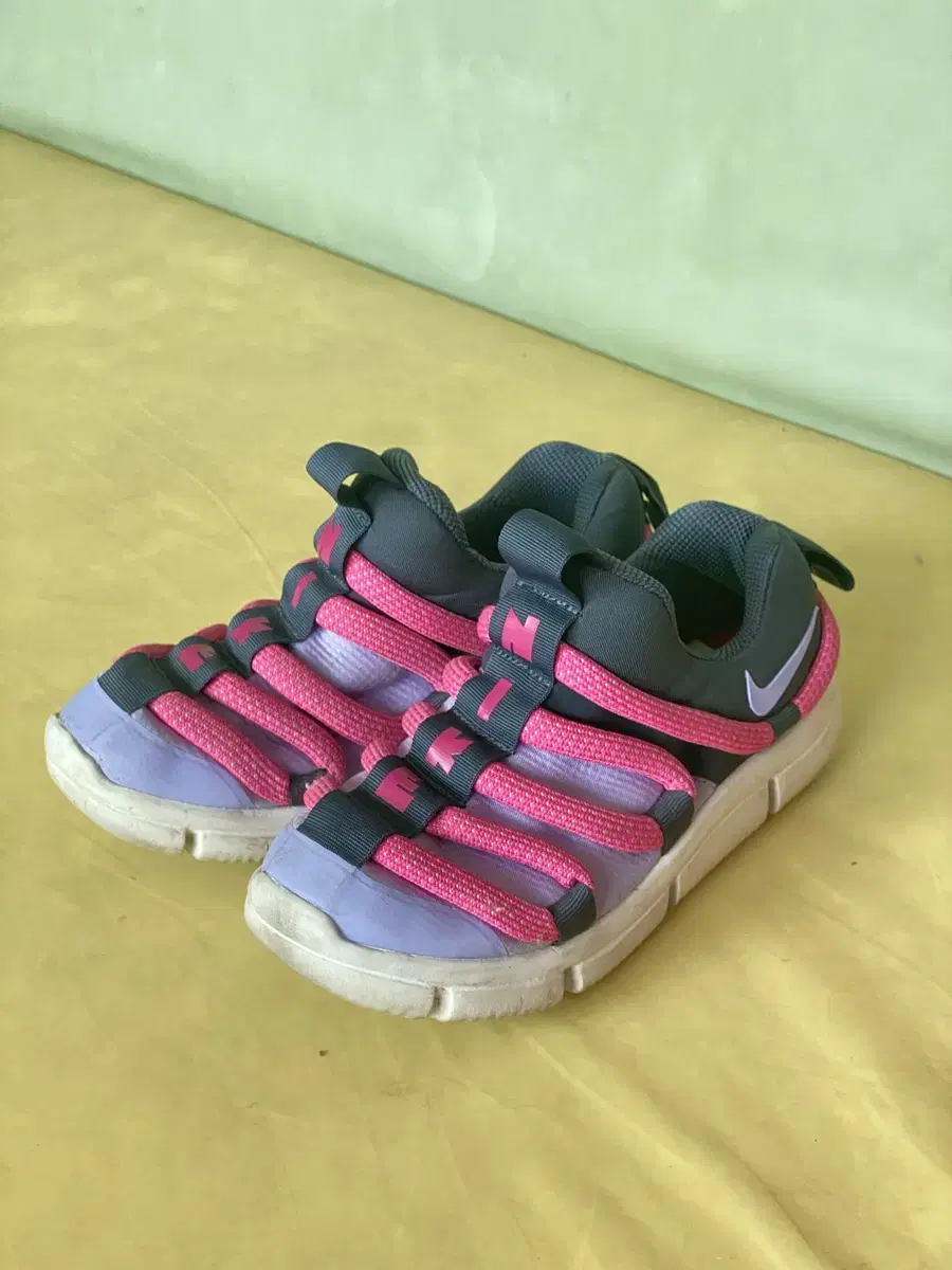 나이키 노비스 키즈 200