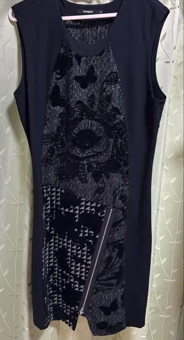 Desigual 데시구알 슬리브리스 원피스
