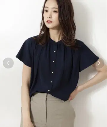 N. 골드 버튼 드레이프감 블라우스
