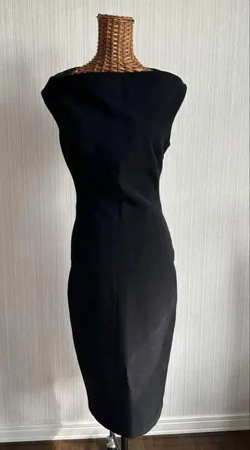 자라 슬리브리스 원피스