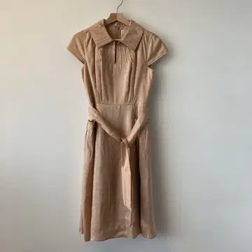 시빌라 새상품 베이지 카라 부착 미디 길이 원피스 린넨, 시쿠루