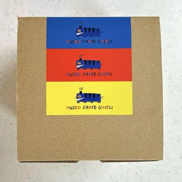 플라이데이 아저씨 피규어