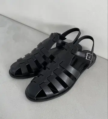 새상품 로리즈팜 구르카 샌들 플랫 샌들 M 23.5