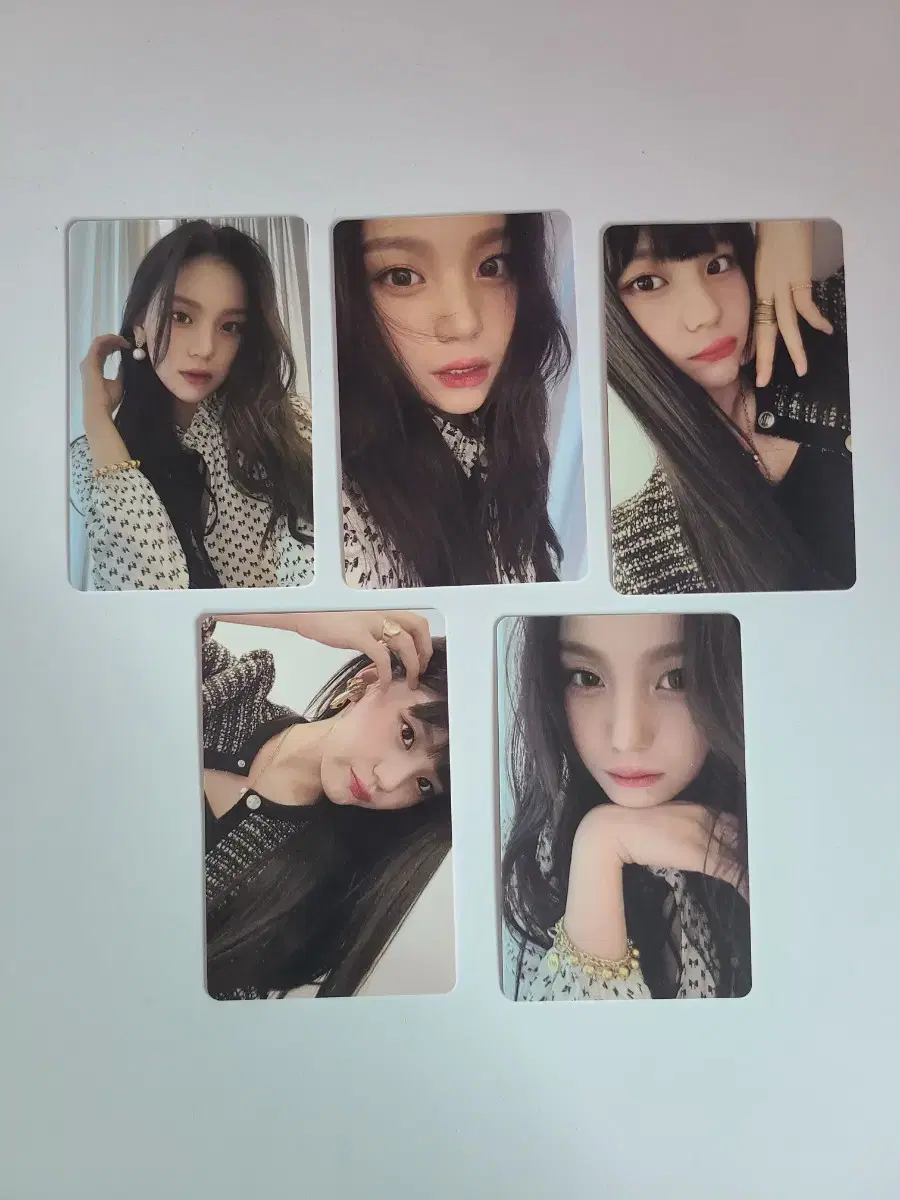Viviz Umji season's greetings photocard poca