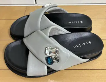 carino 새상품급 비쥬 후드 헤드 샌들 24.5cm