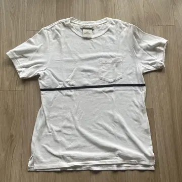 REMI RELIEF 포켓 부착 티셔츠