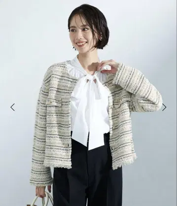 노카라 트위드 자켓 아이보리 계열
