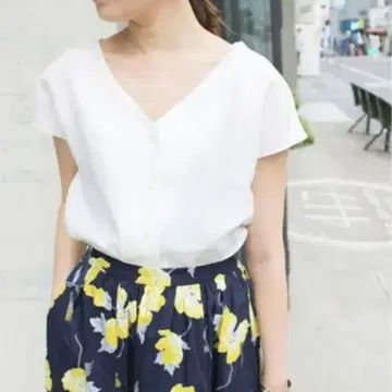 SLOBE IENA 린넨 V넥 블라우스