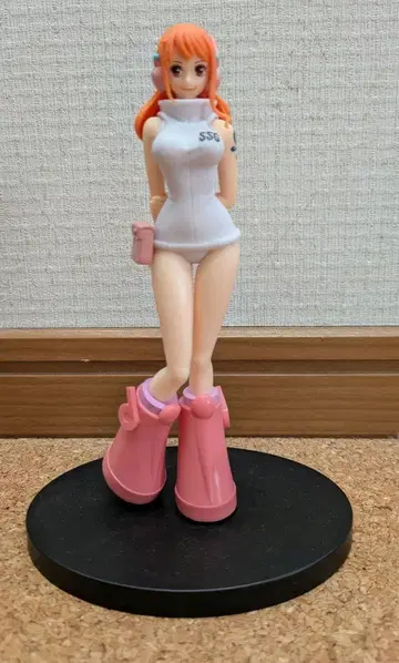 나미 피규어 SSG 화이트와 핑크