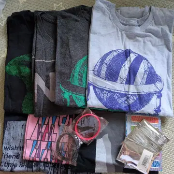 UVERworld 티셔츠와 굿즈