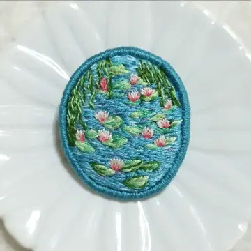 수련 모네 자수 브로치