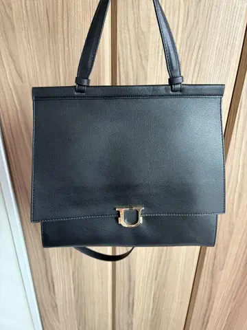 U(유)의 브리짓 백