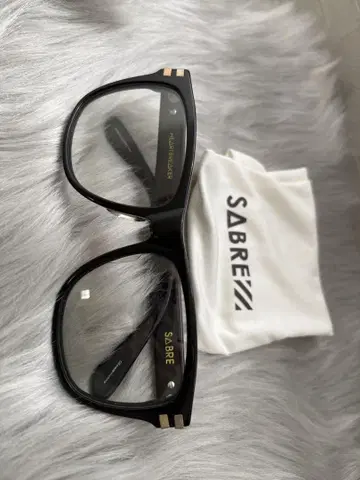 SABRE HEARTBREAKER 블랙 안경