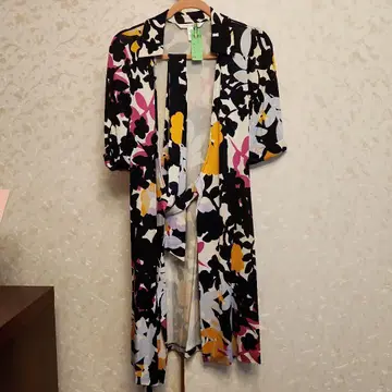 Diane von Furstenberg 꽃무늬 반팔 원피스