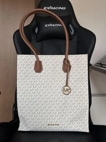 마이클코어스 MK 로고 토트백