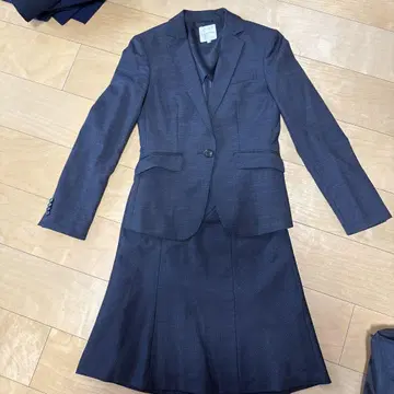 ONWARD 차콜 그레이 수트