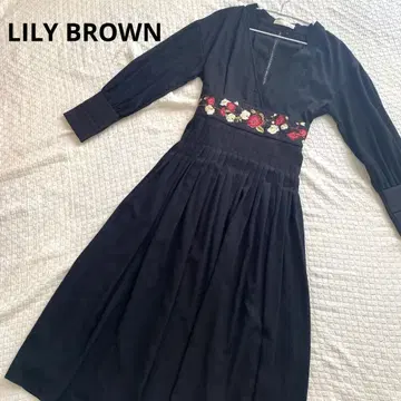 Lily Brown 마틀라세 자수 원피스 블랙 A 라인