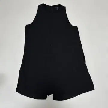 새상품급 COS 코스 블랙 슬리브리스 블라우스 EUR32 A 라인