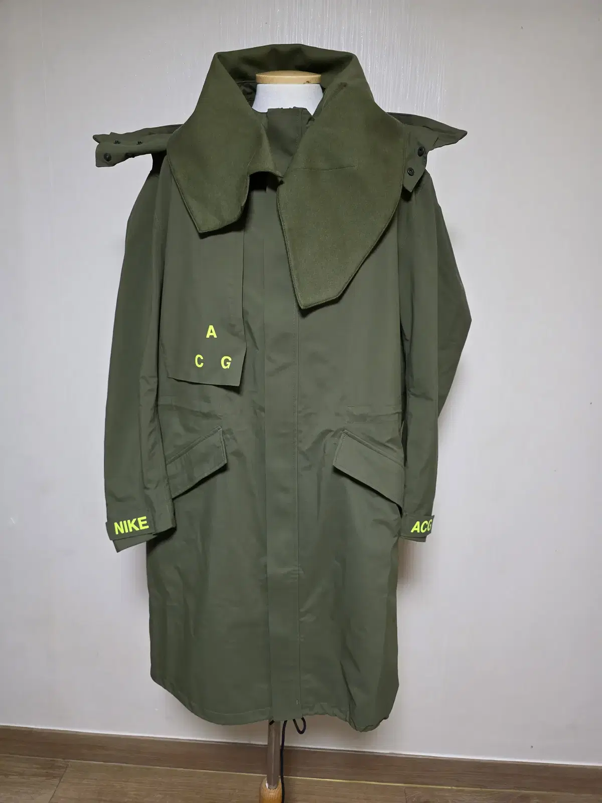 Nike ACG Gore-Tex Jacket Size M (100)