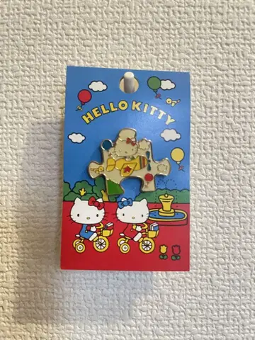 새상품 산리오 50주년 핀 배지 헬로키티 레트로 산리오 키티