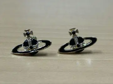 비비안 웨이스트 우드 귀걸이(양쪽 귀용) 블랙 사이즈:2.5cm