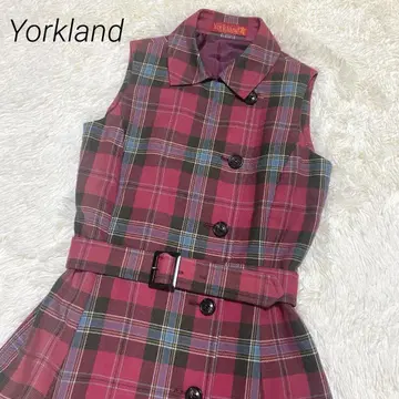 요크랜드 슬리브리스 원피스 턱 플레어 A 라인 체크 무늬