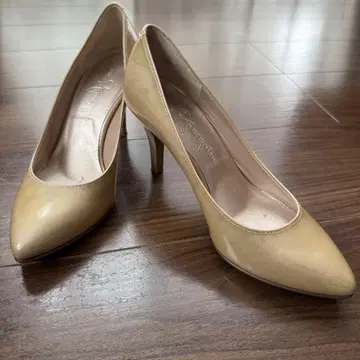 긴자 카네마츠 에나멜 베이지 펌프스 22.5cm 힐 약 8cm