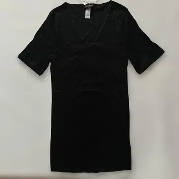 HANRO 블랙 V넥 반팔 티셔츠 S