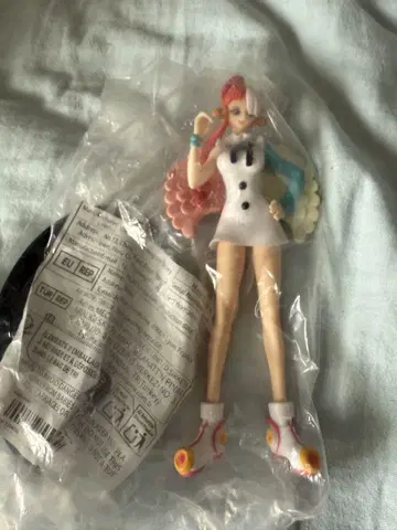 원피스 우타 피규어 미사용 새상품 ONE PIECE