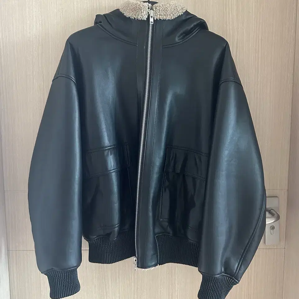 【DOFFJASON】★シグネチャー レザー パッチ ド スウェット★ Shop 도프제이슨무톤 on Bunjang Global Site - No more Korean