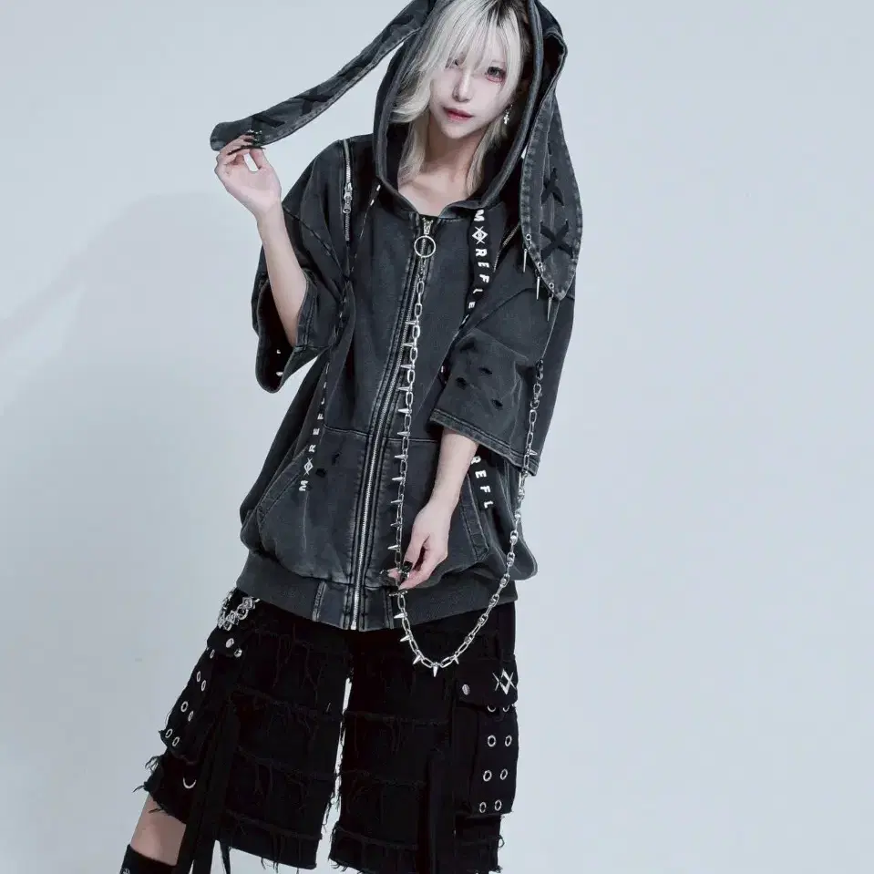 Reflem chain rabbit ear short-sleeve hoodie zip-up, YngJirai, mass