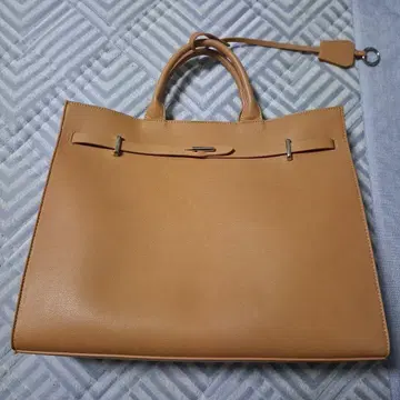 앰비션 베이지 가죽 토트백