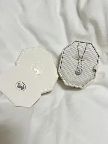 스와로브스키 목걸이
