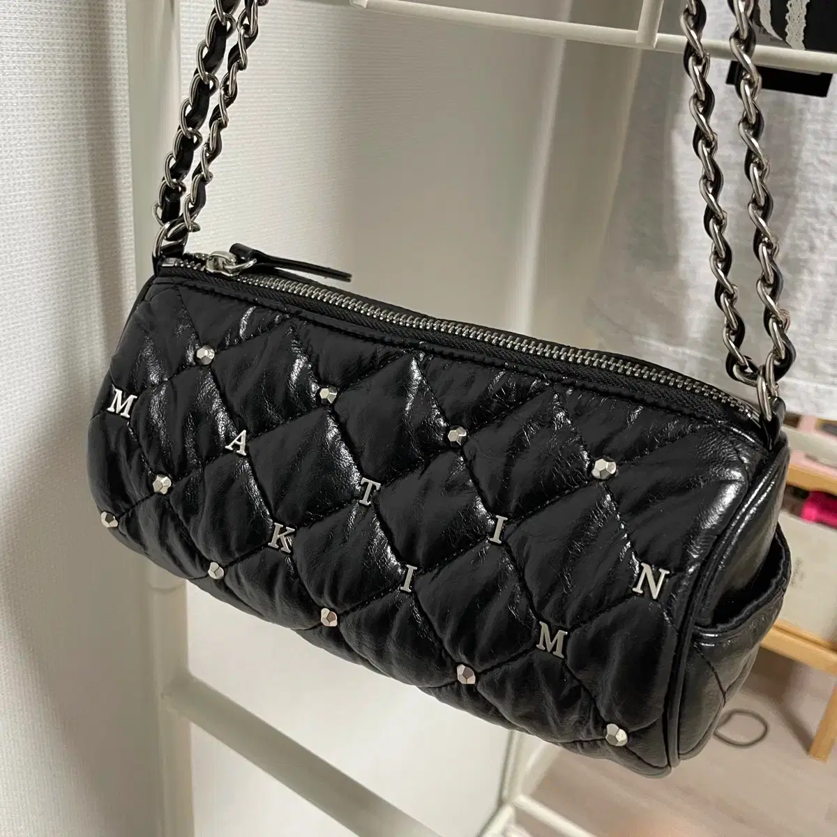 Matin Kim STUD MINI QUILTING バッグ 最後の値下げ)Matin kim 新品