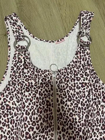 레오파드 무늬 슬리브리스 미니 원피스