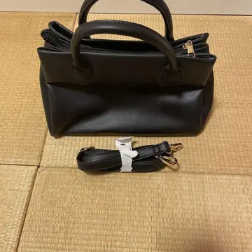 그린 파크스 블랙 인조 가죽 백