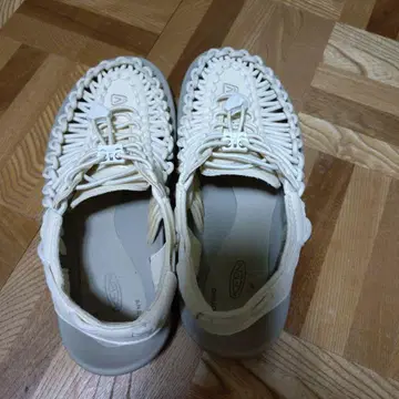 KEEN 스포츠 샌들 화이트