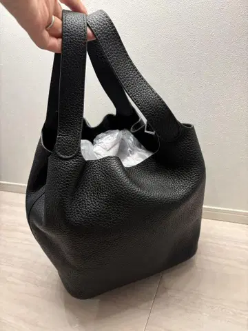 블랙 가죽 핸드백