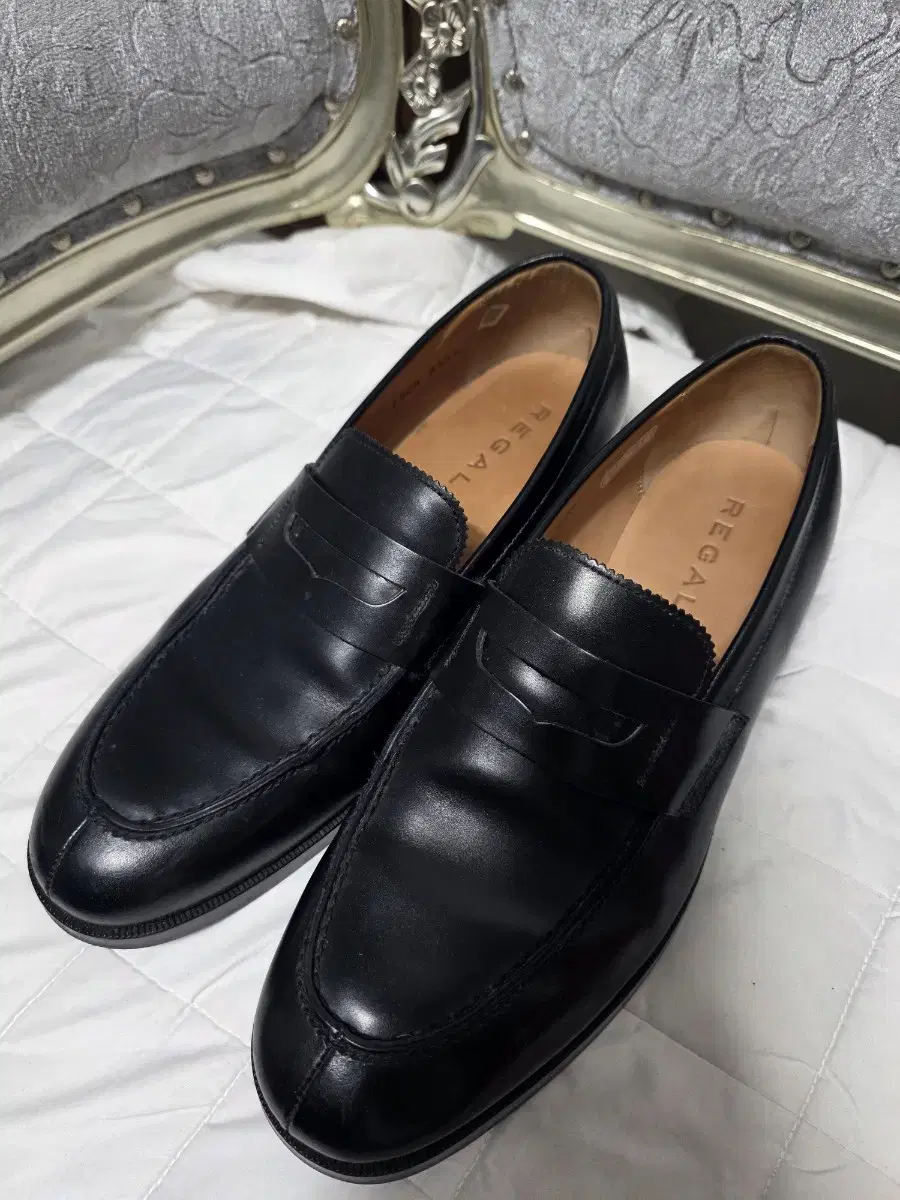 Regal Black Loafer 255