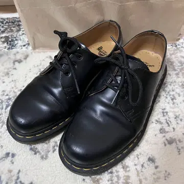 닥터 마틴 Dr.Martens 3홀
