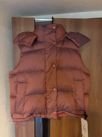 Lululemon 후드 부착 라이트 다운 베스트