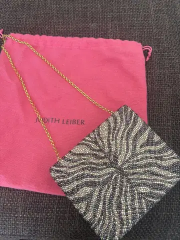 Judith Leiber 파티 백 애니멀 프린트 제브라