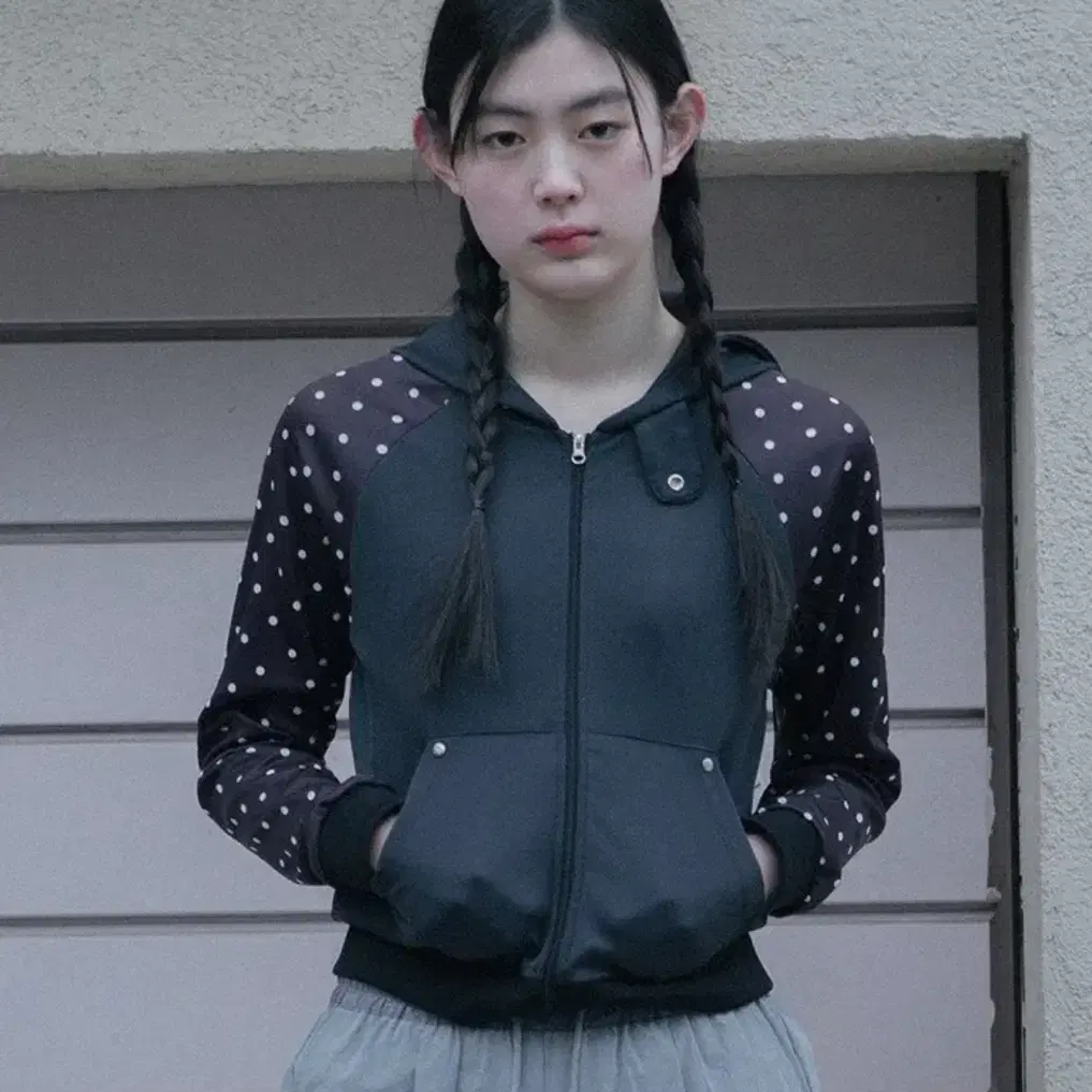 Ojos Muffler Boxer Hoodie Zip-up on Bunjang Global Site.