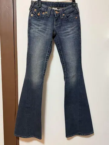 TRUE RELIGION 부츠 컷 데님