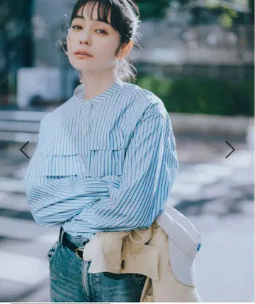케어이지 코타트 프릴 셔츠