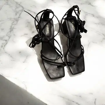 RANDA 란다 블랙 스트랩 샌들 S 사이즈 22.5cm
