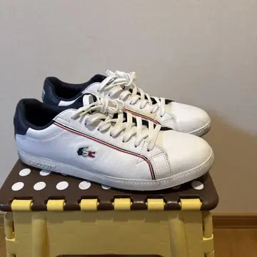 라코스테 화이트 스니커즈