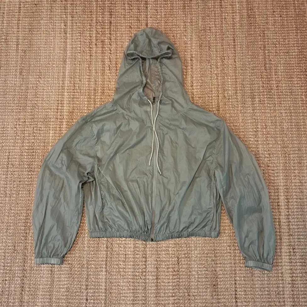 AMOMENTO | 아모멘토 [L] Amomento Nylon Hooded Jumper Gray