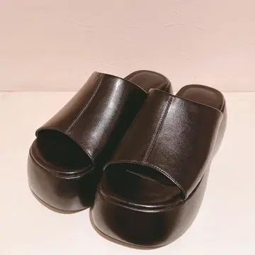 통굽 뮬 샌들