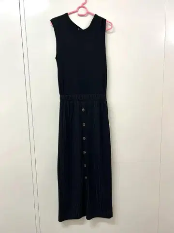 MOUSSY 슬리브리스 플리츠 원피스 블랙 원피스 여성용